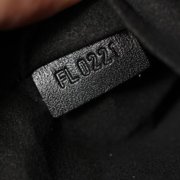 Louis Vuitton LV Monogram Vanity PM bag - Picture 8 of 16